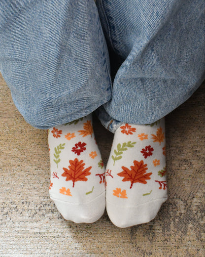 Sokken Dancing on Leaves