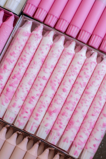 Kaars met pastelroze confetti